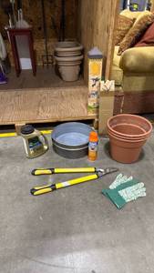 lot 1408 image: Plastic pots, grass seed, pruning shears and more