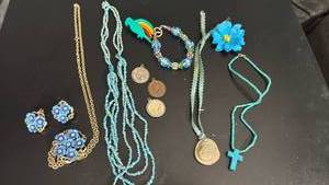 lot 1510 image: Womens jewelry