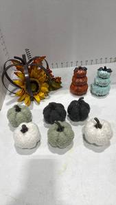 lot 2004 image: Fall decor