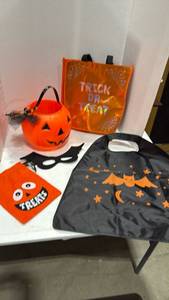 lot 2008 image: Treat bags