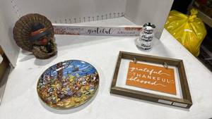lot 2011 image: Franklin Mint Paws For Thanks collectors plate and Thanksgiving decor