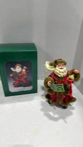 lot 2016 image: KSA collectables Santa