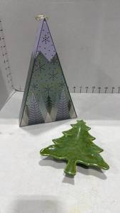 lot 2036 image: Holiday decor