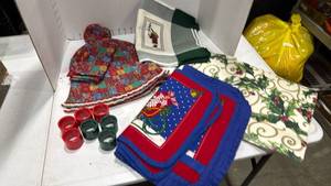 lot 2053 image: Placemats, napkin rings and more