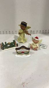 lot 2062 image: Christmas and angel decor