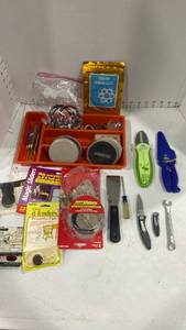 lot 2087 image: Tools, pocket knives and more
