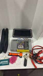 lot 2096 image: Car supplies including car seat gap fillers, license plate cover and more