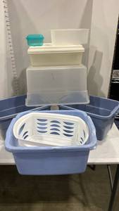 lot 2100 image: Small plastic totes and containers