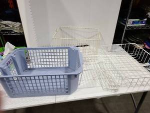 lot 2104 image: Metal and plastic containers