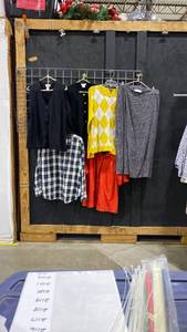 lot 2114 image: Ladies clothing sizes XL, 14, 16, 1X including Talbots, Liz Claiborne and more