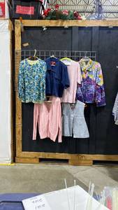 lot 2118 image: Ladies clothing sizes XL, 1X, 2X