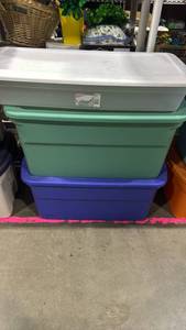 lot 4062 image: Sterilite Storage Containers larger ones are 15x32x19