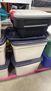 lot 4063 image: Rubbermaid ActionPacker Storage Tote 21.4 gal 80.99 L