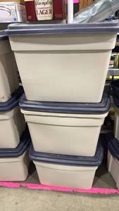 lot 4064 image: Rubbermaid Keepers Storage Tote 21.4 Gallon 80.99L