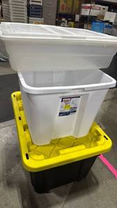 lot 4067 image: Sterilite 18 Gallon 68L Stackable Storage Container with Lid one is missing a lid