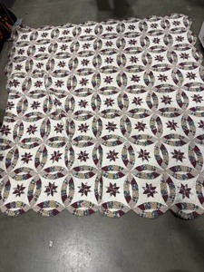 lot 1167 image: Patchwork Star Pattern Quilt approx 86x80