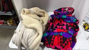 lot 2131 image: Womens robes large