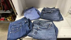 lot 2136 image: Gap and Old Navy jeans size 12