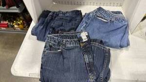 lot 2138 image: Liz Claiborne jeans 14