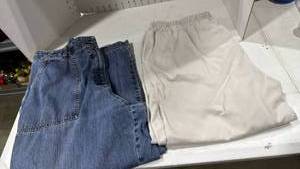 lot 2148 image: Womens pants 16