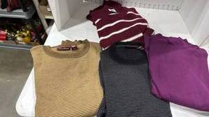 lot 2160 image: Womens sweaters med and large