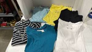 lot 2164 image: Womens shirts xxl