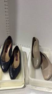 lot 2192 image: Leather short heels size 9