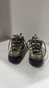 lot 2199 image: Columbia sportswear hiking shoes size 8
