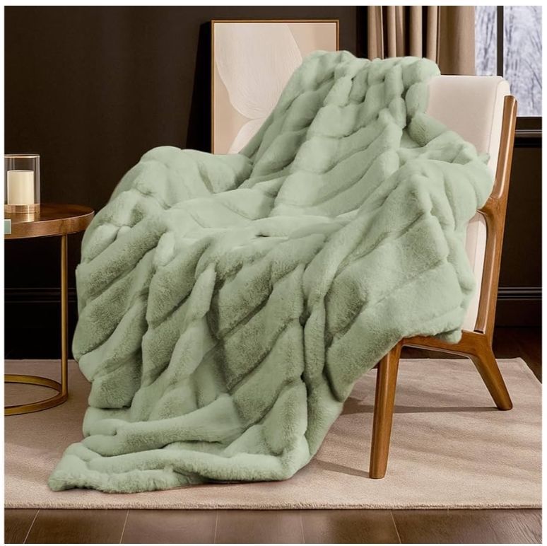 lot 17099 image: Deluxe Sheared Rabbit Faux Fur Throw Blanket, Soft Fuzzy High-Low Sculpted Plush Blanket for Couch, Cozy Home Accent, All Season Use, Green 50x60 - Retail $32