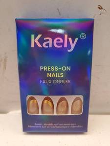 lot 27828 image: Kaely Press-On Nails Faux Ongles - Retail $6