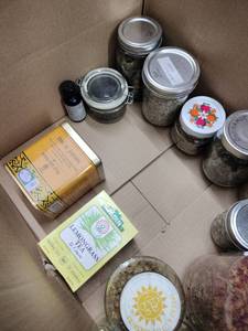 lot 61772 image: Apothecary Plants and Seeds
