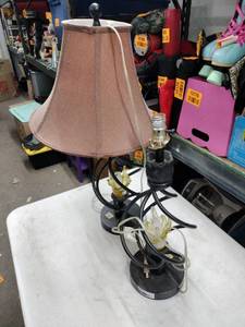 lot 61779 image: Set of 2 Vintage Table Lamps