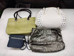 lot 61790 image: Set of 4 PursesHandbags