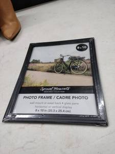 lot 61855 image: Special Moments photo frame
