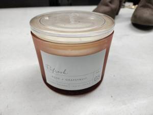 lot 61881 image: Eco Candle Co. Refresh 10.8 Oz Candle