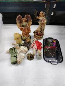 lot 61889 image: Lot of Vintage Figurines and Decor