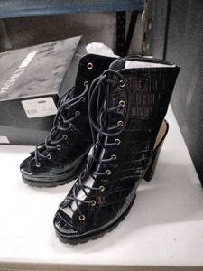 lot 61895 image: Fashion Nova Day Dreamer Booties - Montclair 15 - Size 9