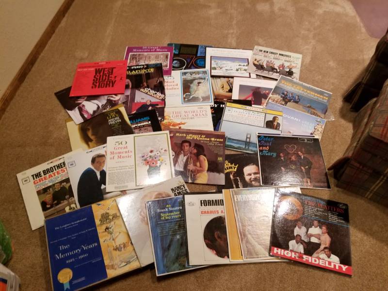 lot 5217 image: Large Lot of Vinyl Albums