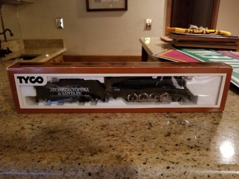 lot 5221 image: TYCO HO Scale Electric Atchison Topeka and Santa Fe Engine and Coal Car