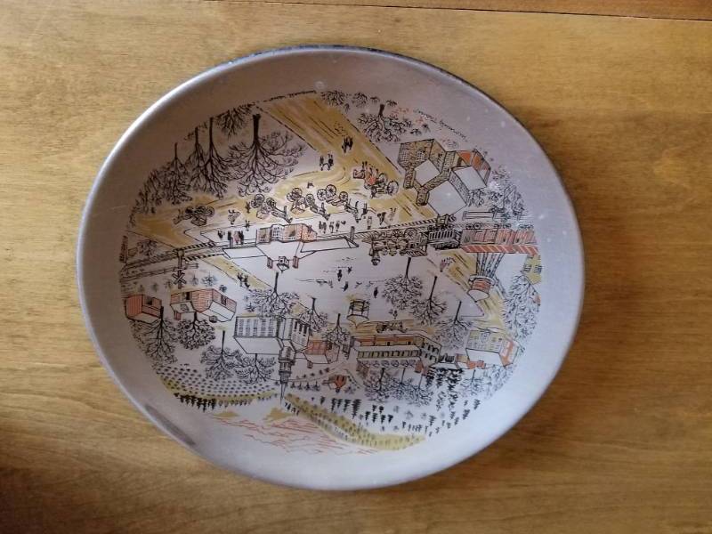 lot 5246 image: Reed & Barton Hand Crafted Damaicana Plate Limited Edition of 7500 Christmas 1976 #1451