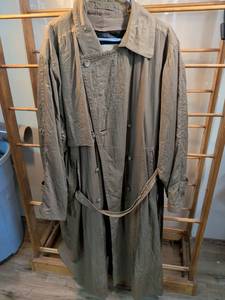 lot 6 image: London Club by Londontown Corporation Mens Trench Coat
