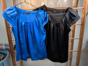 lot 23 image: Violet & Claire Ruffle Sleeve Satin Blouse Set - Blue & Black (Size S)