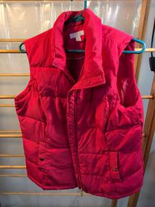 lot 40 image: Charter Club Red Quilted Puffer Vest - Large