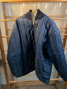 lot 43 image: Navy Blue Quilted Insulated Jacket Size 46