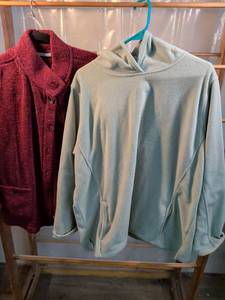 lot 45 image: Eddie Bauer Fleece Pullover & Croft & Barrow Sherpa Jacket Set Size L 2 XL