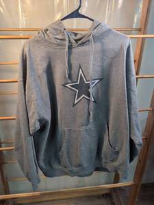 lot 76 image: Dallas Cowboys NFL Gray Pullover Hoodie Sweatshirt XL