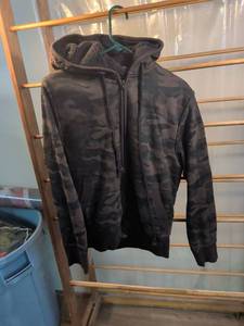 lot 80 image: Old Navy Camo Sherpa-Lined Zip-Up Hoodie - Size Small