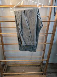 lot 122 image: Cabelas Mens Cargo Pants W44 L30