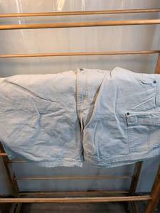 lot 160 image: Columbia Sportswear Mens Cargo Shorts Size 40