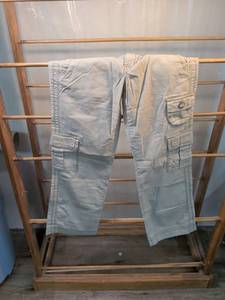 lot 193 image: Eddie Bauer Cargo Pants Khaki Cotton Blend Size 2